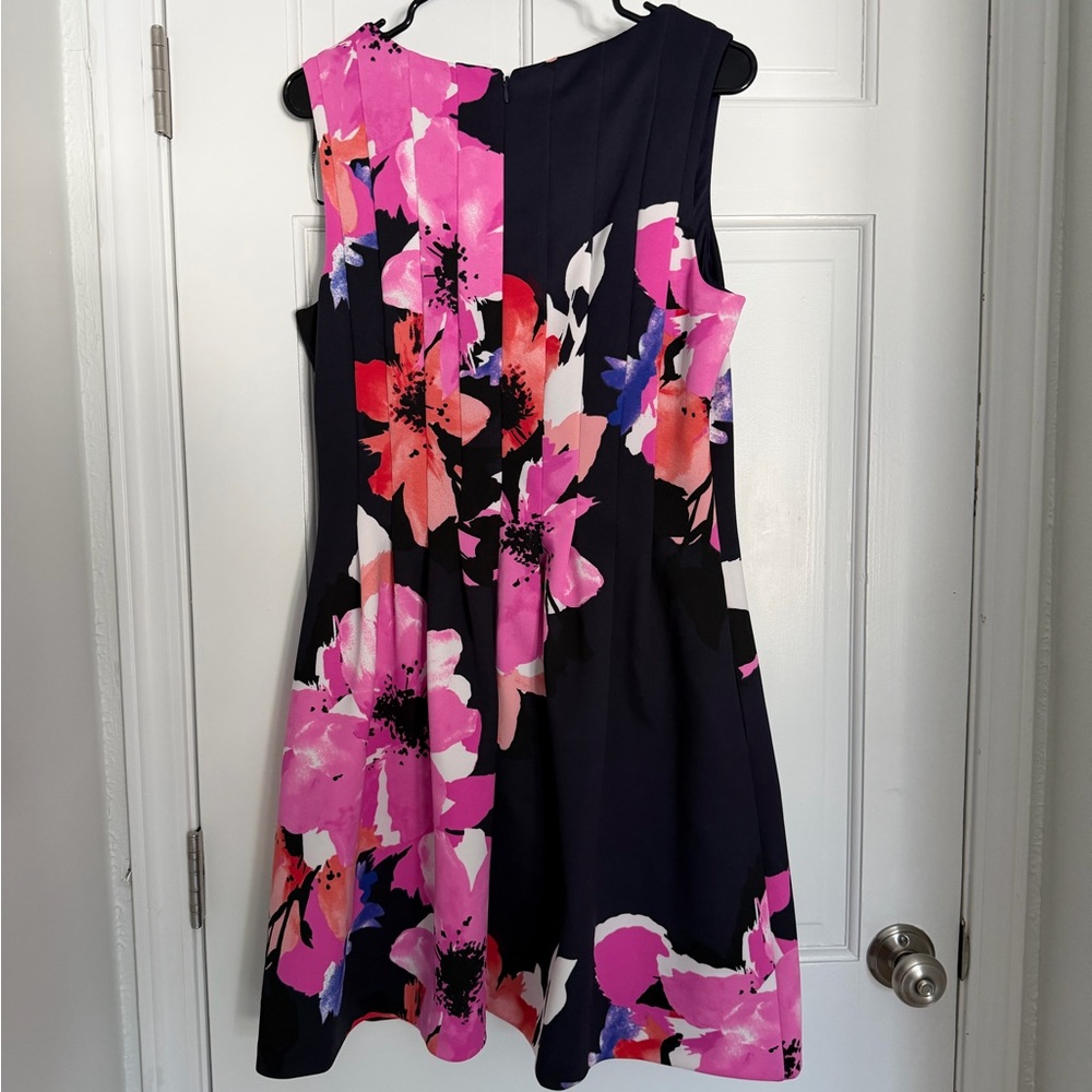 Vince Camuto Floral Scuba Sheath Dress Women’s 14 Pink & Navy Sleeveless - Picture 2 of 3
